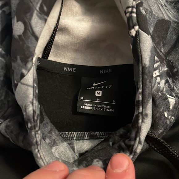 Nike Hoodie - Picture 4 of 6